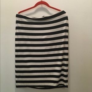 CLASSIC PENCIL SKIRT WITH MODERN STRIPES